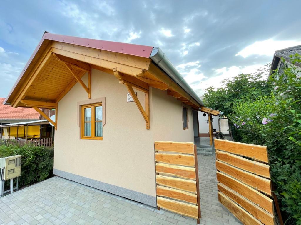 Ibolya Apartman Csisztapuszta Exteriör bild
